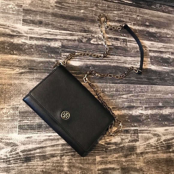 Tory Burch Handbags - Tory Burch Robinson Chain Clutch